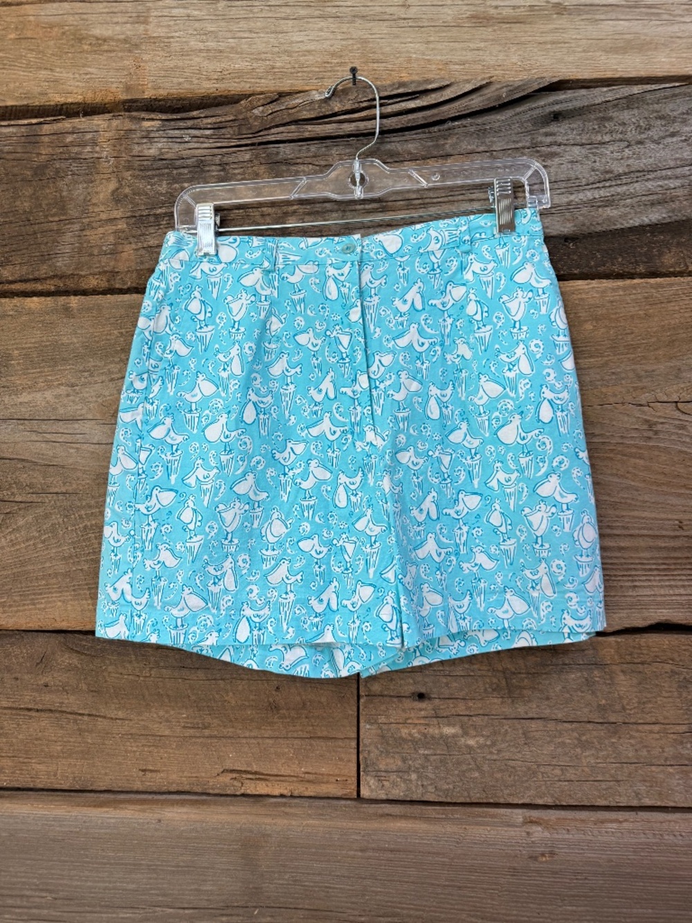 Lilly Pulitzer Short, Aqua blue with white pelican print, Size 6